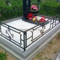 Цоколи и ограды