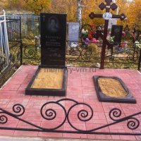 Цоколи и ограды