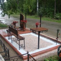Цоколи и ограды