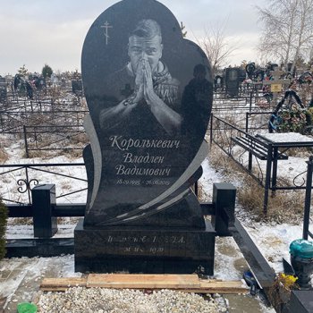 Гранитные памятники