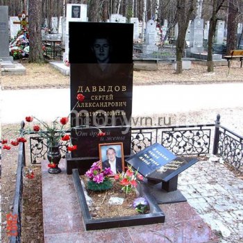 Оформление памятников сусальным золотом