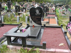 Изготовление памятников в Липецке, доставка и установка на городских кладбищах